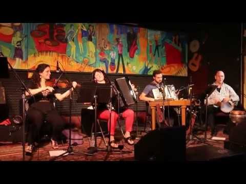 Eastern European Ensemble - Sedi donka (Live)