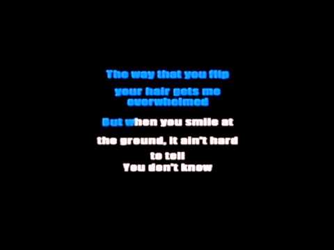 One Direction - What Makes You Beautiful karaoke com back vocal