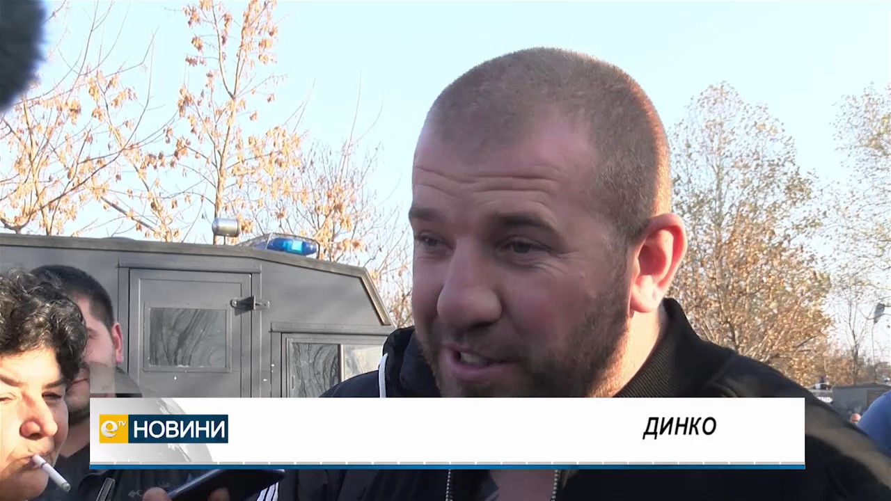 Хиляди бежанци на бунт в лагера в Харманли