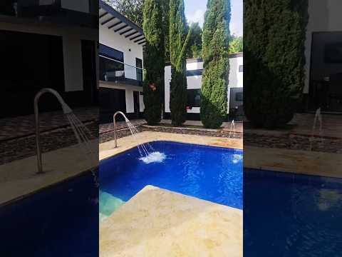 ✨ FINCA DE LUJO EN SAN JERÓNIMO 🌿 3.000 m² de privacidad🏡 Casa moderna de 2 niveles en las Montañas