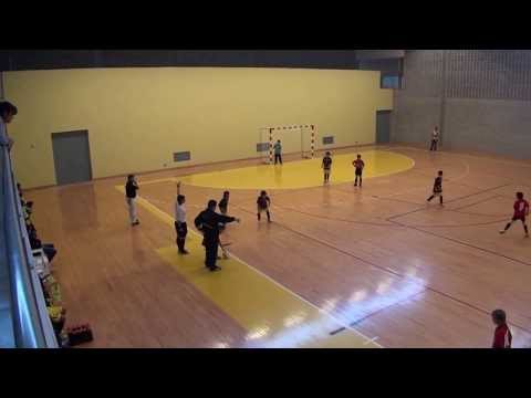 2013-10-27 - Jogo de futsal - Benjamins - CAPA 1 - ACR Vale de Cambra 12