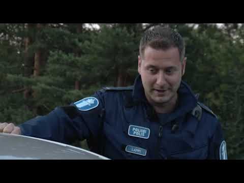 Poliisit - Naiskauneus saa konstaapelin täysin hämilleen