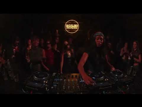 Rosey Gold ROCKS Boiler Room London 2025