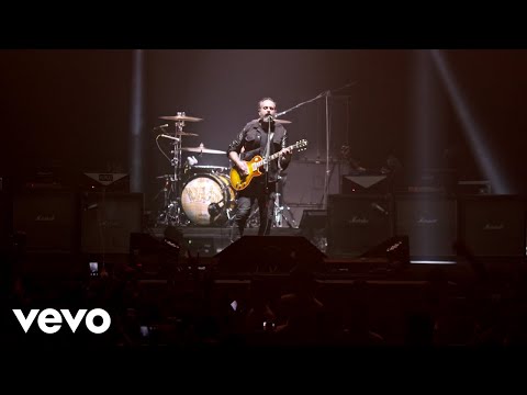Videoclip de Quítate Que Ma'sturbas (Perra Arrabalera) (Desde El Palacio De Los Deportes) — Molotov