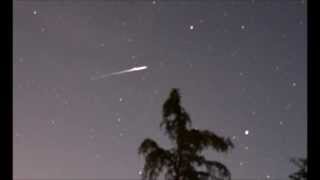 preview picture of video 'Beautiful Backyard Stars Time-lapse w Shooting Star and Unknown'