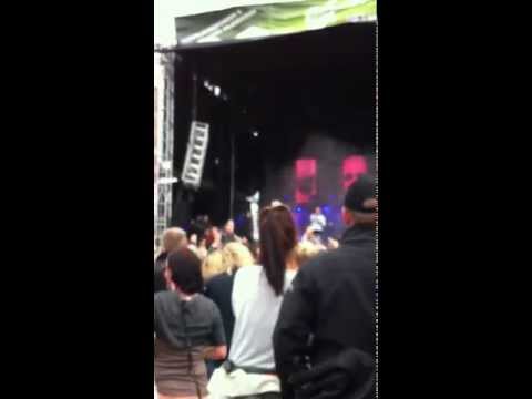 Burhan G ft. ankerstjerne Live in 2012.MOV