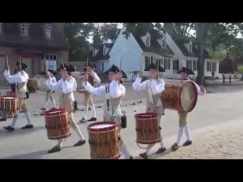Colonial Williamsburg Fifes and Drums march toward the Capitol on Friday, 8/12/16 8956