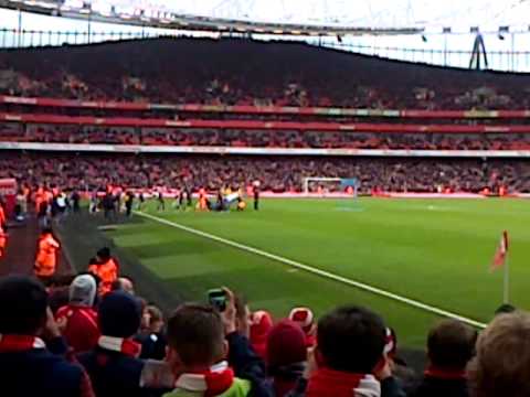 arsenal stadium players coming out