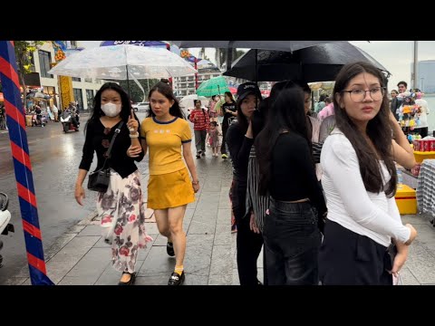 Phnom Penh Walk Street - Heavy Rain 🌧️  ☔️ Cambodia Relaxing [4K]