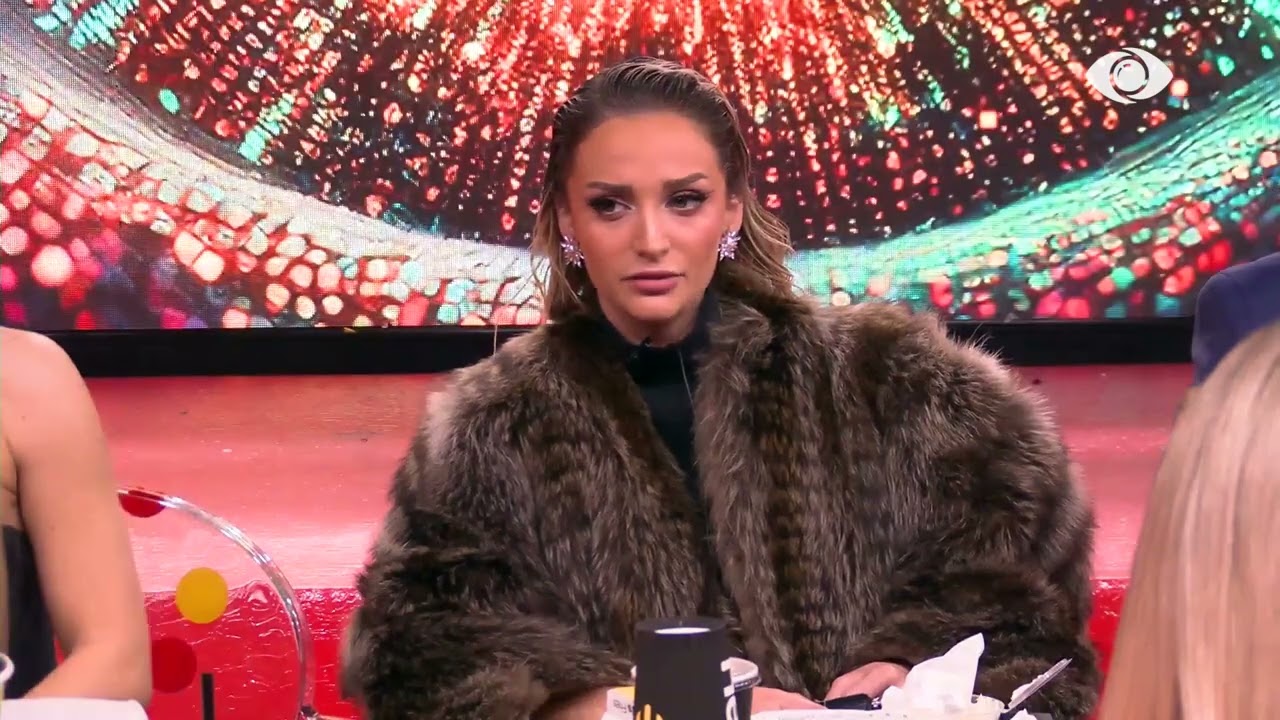 “Je e zgjuar dhe mund të më injorosh”/ Rogerti-Selin: Marrëdhënia jote me Lornën, dramë e kopjuar