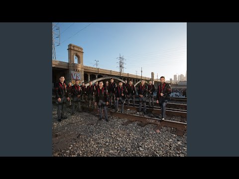 Intro - Y Por Esa Calle Vive / La Puerta Negra / Ojitos Verdes