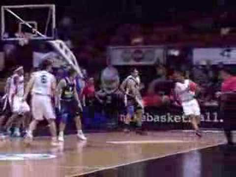 01 08-01-08 Ulebmatch BCO-Bologna - Jerry Green trekt de BCO