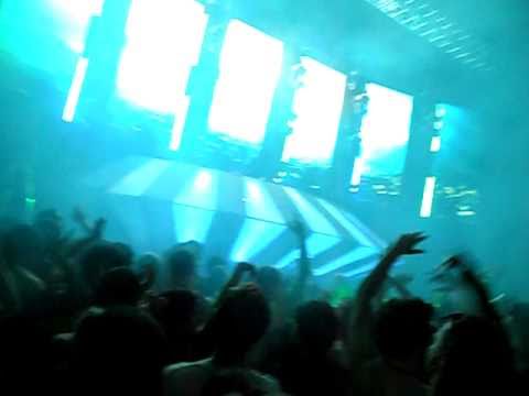 Carl Cox Dropping Flash (Nicky Romero Remix) Ultra 2011 Miami