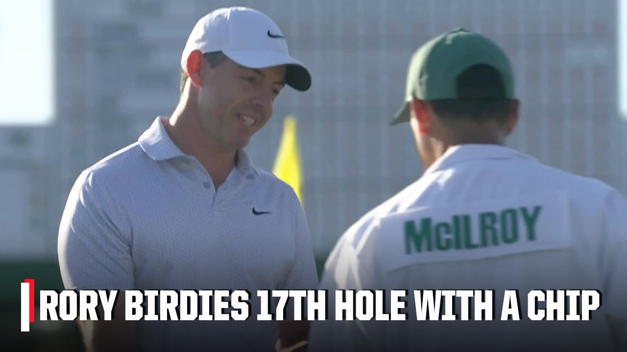 Rory McIlroy chips in for birdie on 17 to extend lead | 2026 Masters