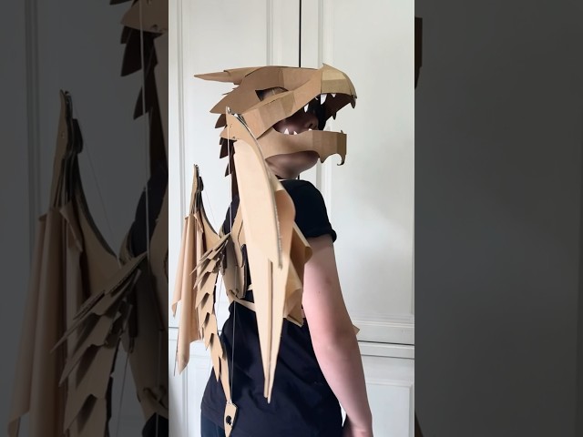Vídeo relacionado con Disfraz de dragón para niños, traje de fiesta de fantasía, ropa mítica de cosplay | Ropa de criatura que provoca fuego, máscara escamosa, máscara de cuerno escamosa, vestido de de cuento de