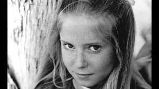 EVE&#39;S PLUM: &#39;Die Like Someone&#39;