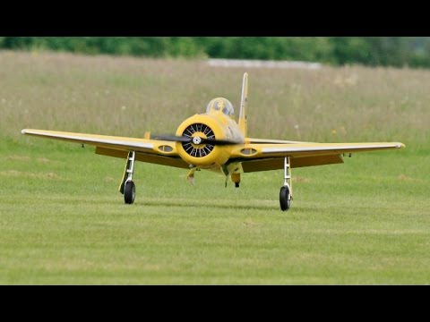 TWO LARGE 1/5 SCALE RC WARBIRDS / ZIROLI BEARCAT & MEISTER CORSAIR AT ROUGHAM - 2014