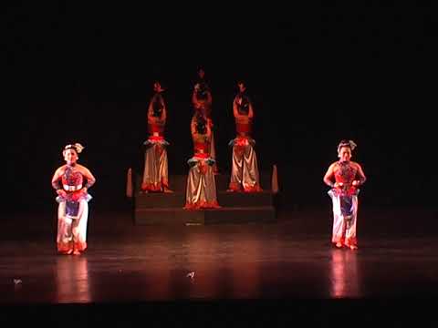 PERFORM TARIAN KEMBANG JAWARA OLEH SULESTARI Spd