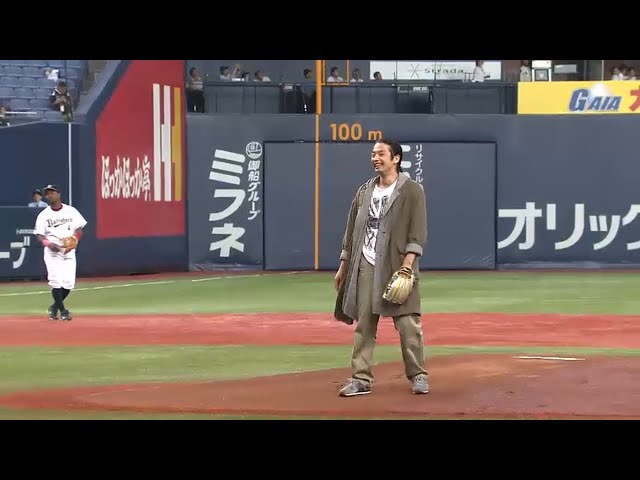 【始球式】森山未來さん ダイナミックなフォームで...!! 2015/7/15 Bs-M