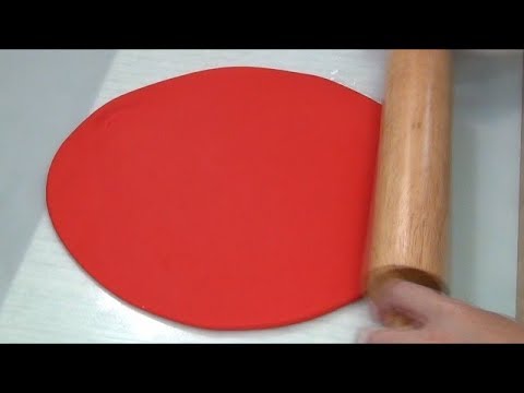 Como Extender Cubiertas de Fondant de Colores Brillantes y Oscuros - Club de Reposteria