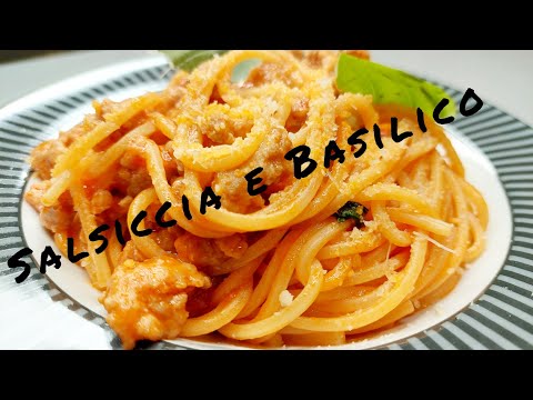 PASTA CON SALSICCIA (economica e veloce)