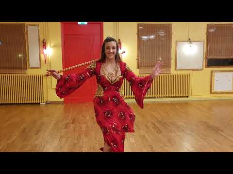 Rosalind performing to Khissa saidi