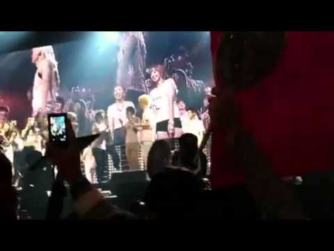 SMTOWN LIVE NYC ; ending . .