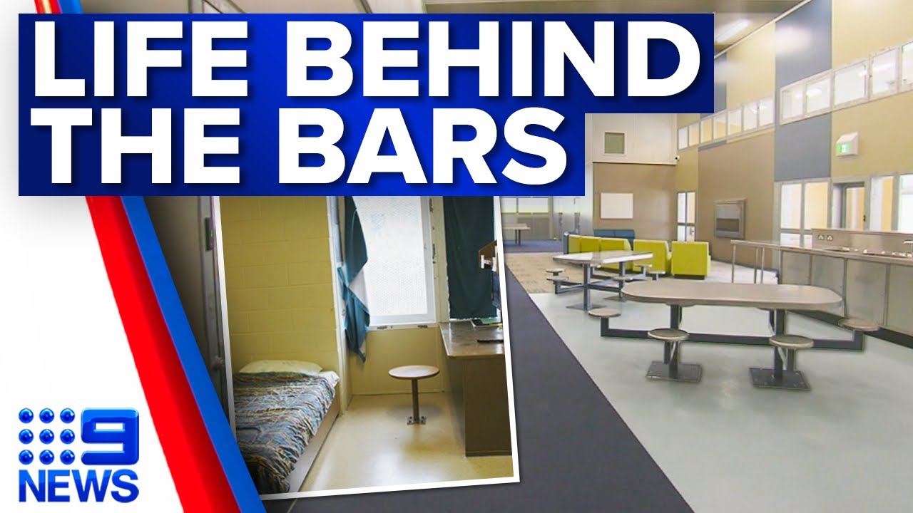 How many detention centers does Australia have? Tipseri