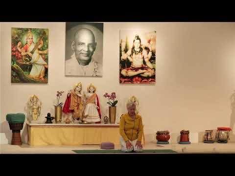 Yogastunde "im Gleichgewicht" mit Premajyoti - Yoga Vidya Ashram Live, 22.02.2022, 16:15 Uhr