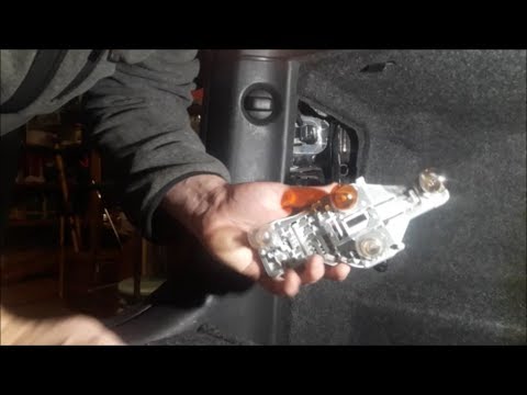 Wymiana żarówek tylnych w Octavia 2 i 2FL combi