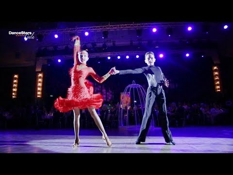 Erik Schattenschneider - Julia Cerepanov | DanceStars Gala Düsseldorf 2017 - Samba Show