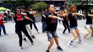 Flash Mob TVXQ w Bounce team