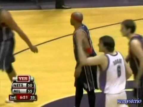 Vince Carter 45pts vs. Bucks (02.21.2006)-Highflying Alley Oops + Clutch Left-Handed Layup