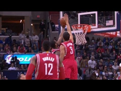 Nick Johnson blocks John Wall from behind!