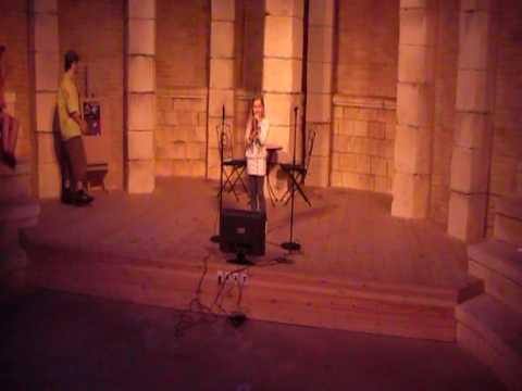 Emma Askling synger Vindens Farver (Colors of The Wind)