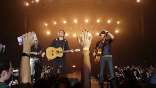 Non è tempo per noi + Lambrusco &amp; Pop Corn - Ligabue ( Live Bologna )