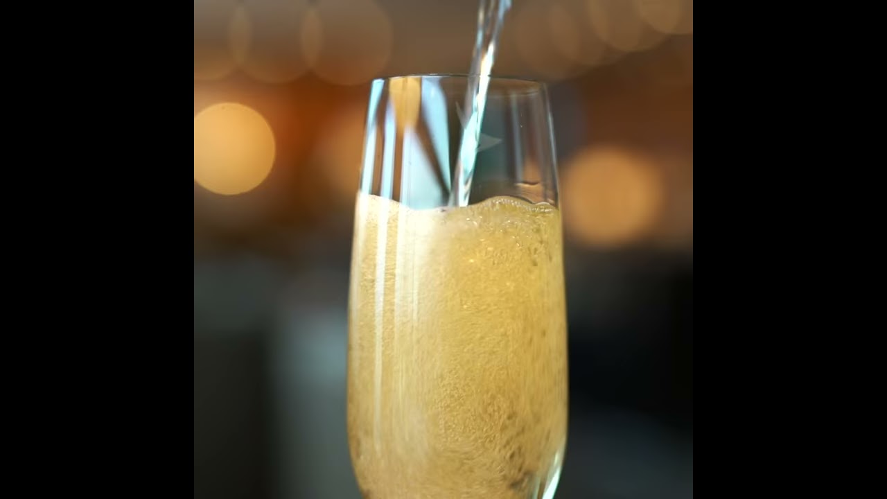 Cathay Pacific Lounge thumbnail