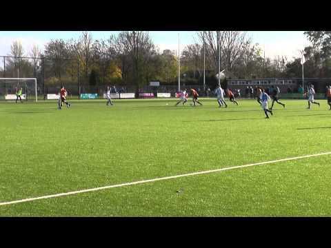 30 nov 2013 Vreeswijk B1 - VV De Meern B2 com 4-2 Goede actie Jesse