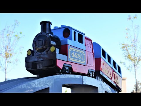 LEGO Duplo Train ☆ A train toy runs in the park!