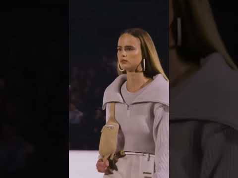 #oliviavinten x #jacquemus #fashionshow 