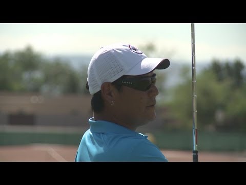 Notah Begay shares golf secrets with youth