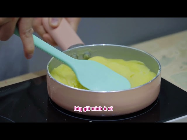 Bánh Trung Thu Dẻo Ngon Đẹp Như Tiệm – Bí Quyết Nhào Bột & Nhân Không Bị Chảy!