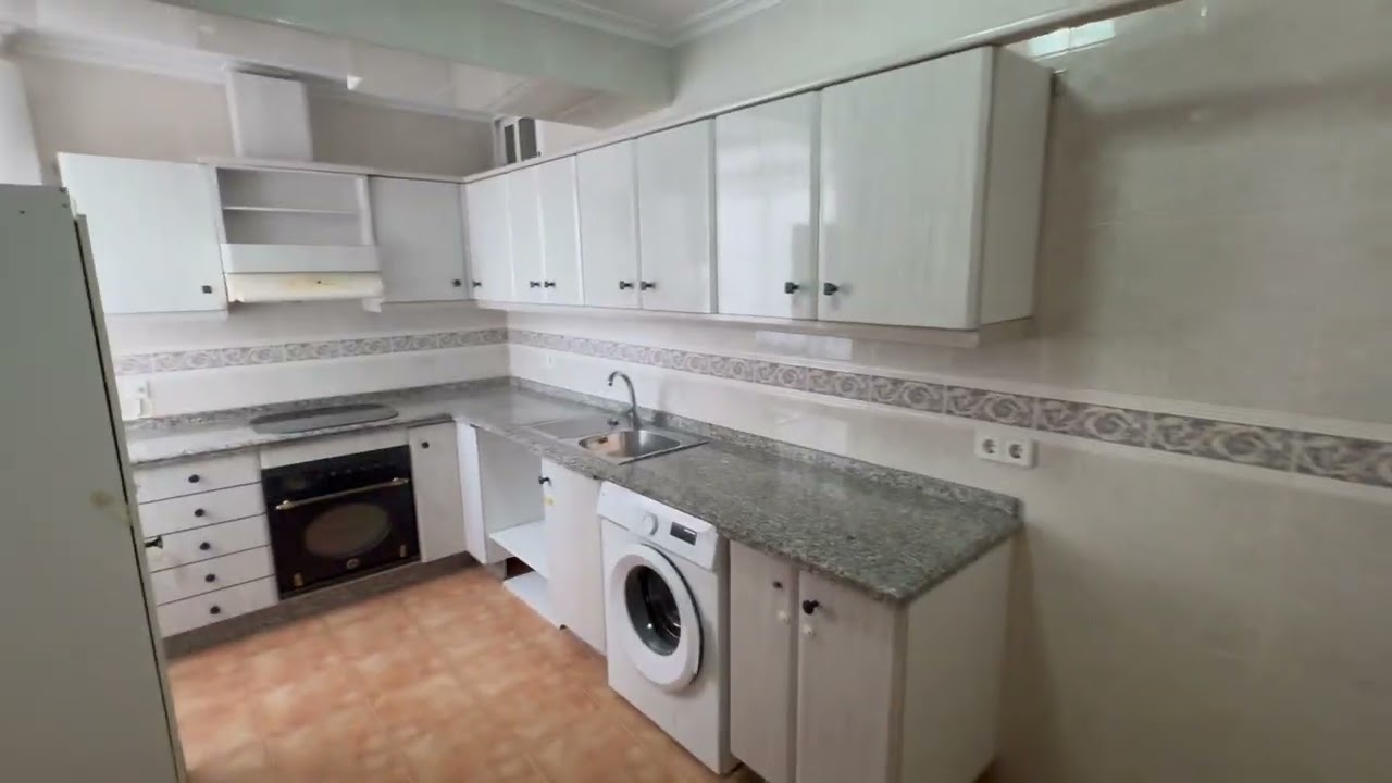 Flat for Sale in Alicante