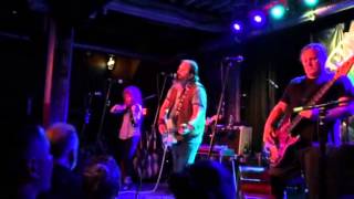 Steve Earle & The Dukes "Go Go Boots Are Back"