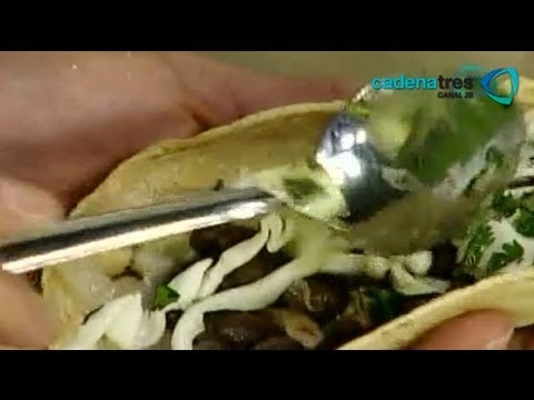 Receta de tacos de frijol negro con requesón y ensalada. Recetas de comida fáciles y rápidas