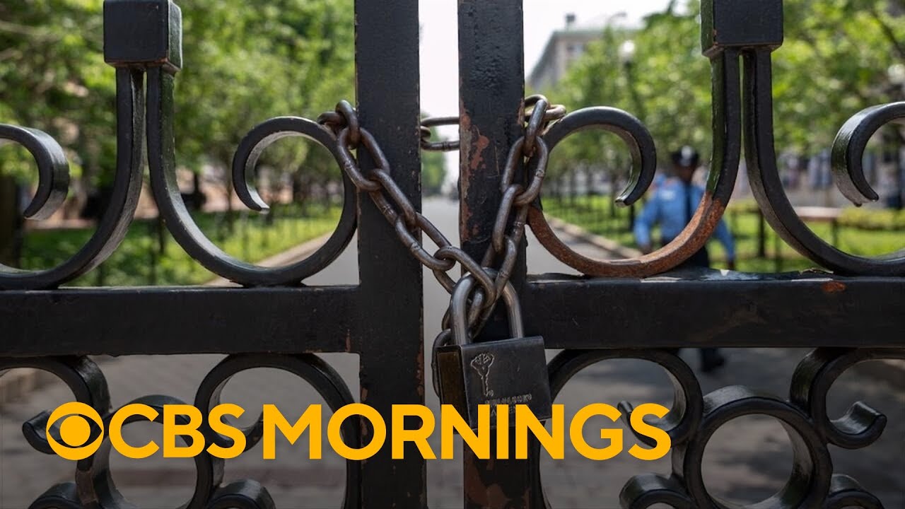 Why are more colleges at risk of closing and how could it impact students?