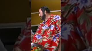 Happy #InternationalNoDietDay from our beloved tenor and jokes master, Luciano Pavarotti! 😂