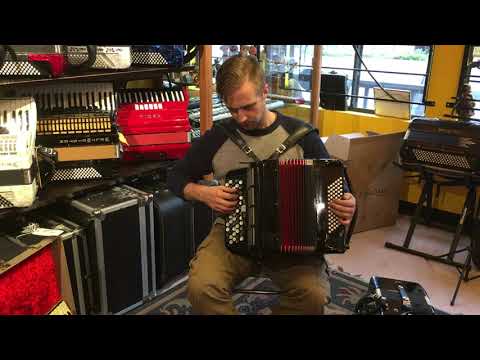 C system 72 bass chromatic button accordion