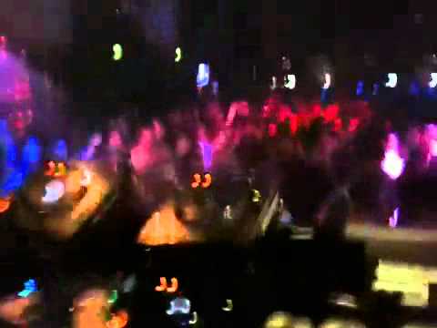 Hardwell @ ADE 2010 playing 'Hey Everybody (Pablo Rindt & Bobby Rock Remix)
