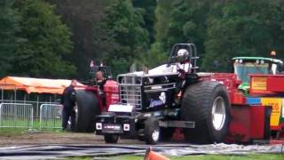 preview picture of video 'Tractorpulling Superstockklasse Alphen 28-08-2011'
